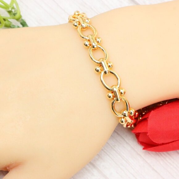 "Trendy Handmade Bracelet – A Thoughtful Gift for Girls & Women | UNVRC1605 - Picture 1 of 10